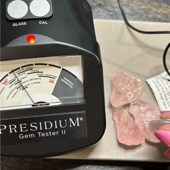 232CT Rough Rose Quartz 3PCS - Picture 4 of 12